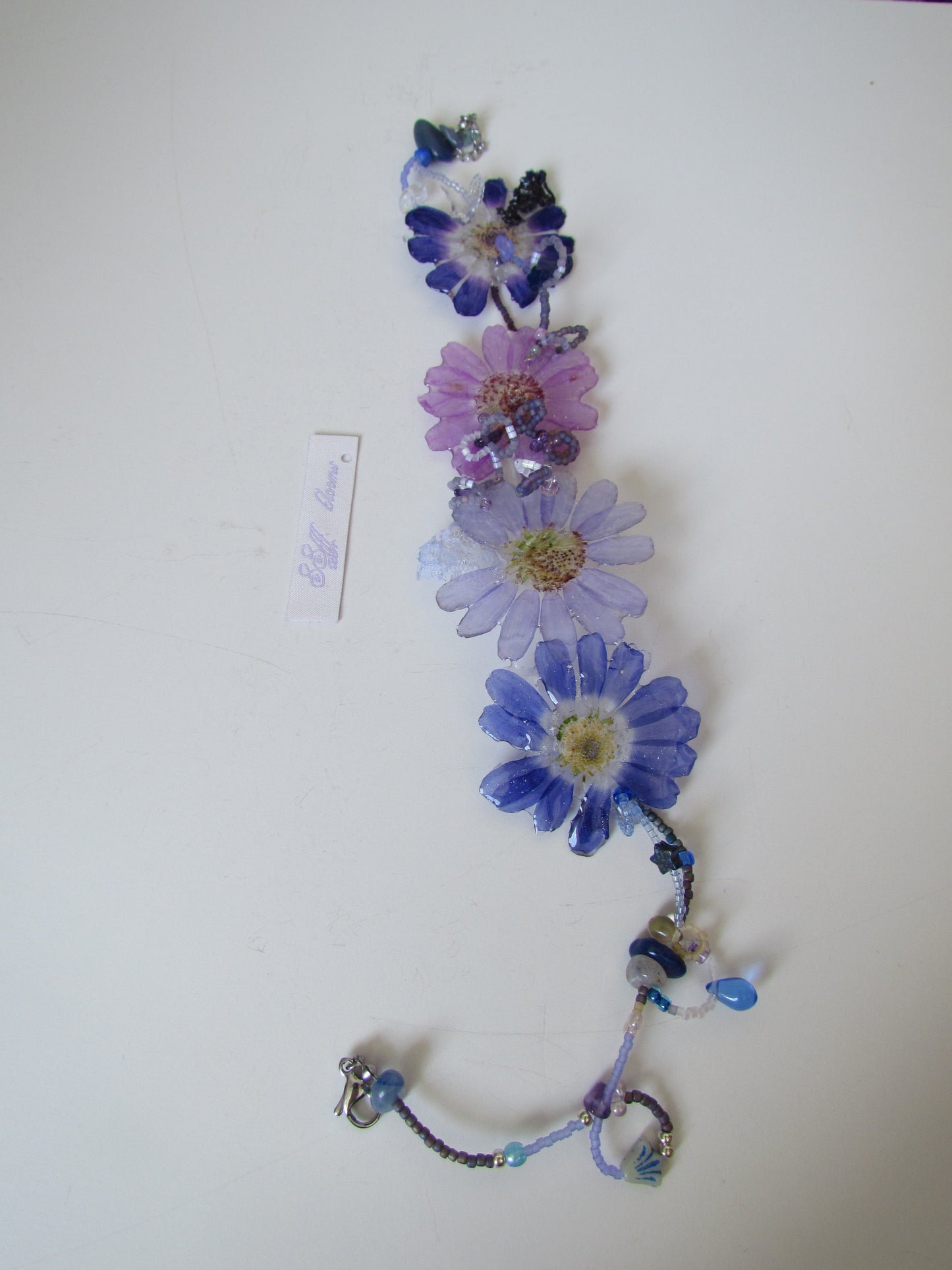 Different purple daisies Necklace