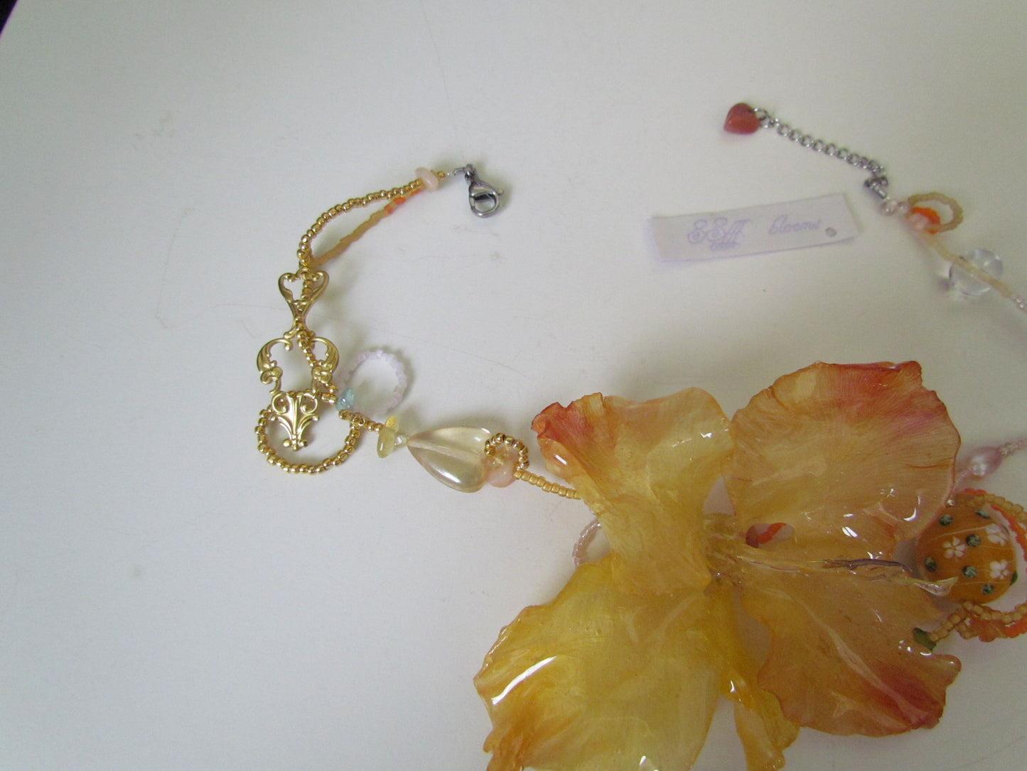 Orange soda * sword orchid necklace